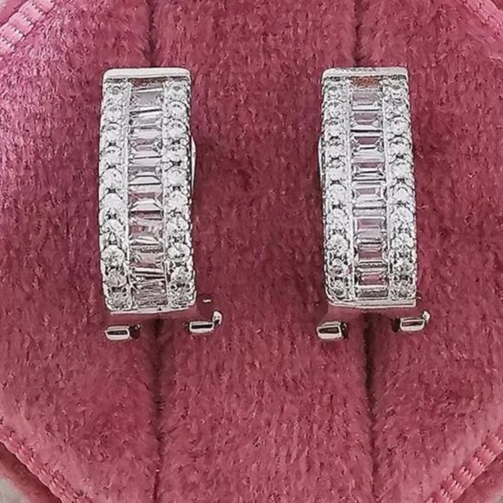 STERLING SILVER DIAMOND EARRINGS, NICE EARRINGS, CUTE EARRINGS - Picture 2 of 4